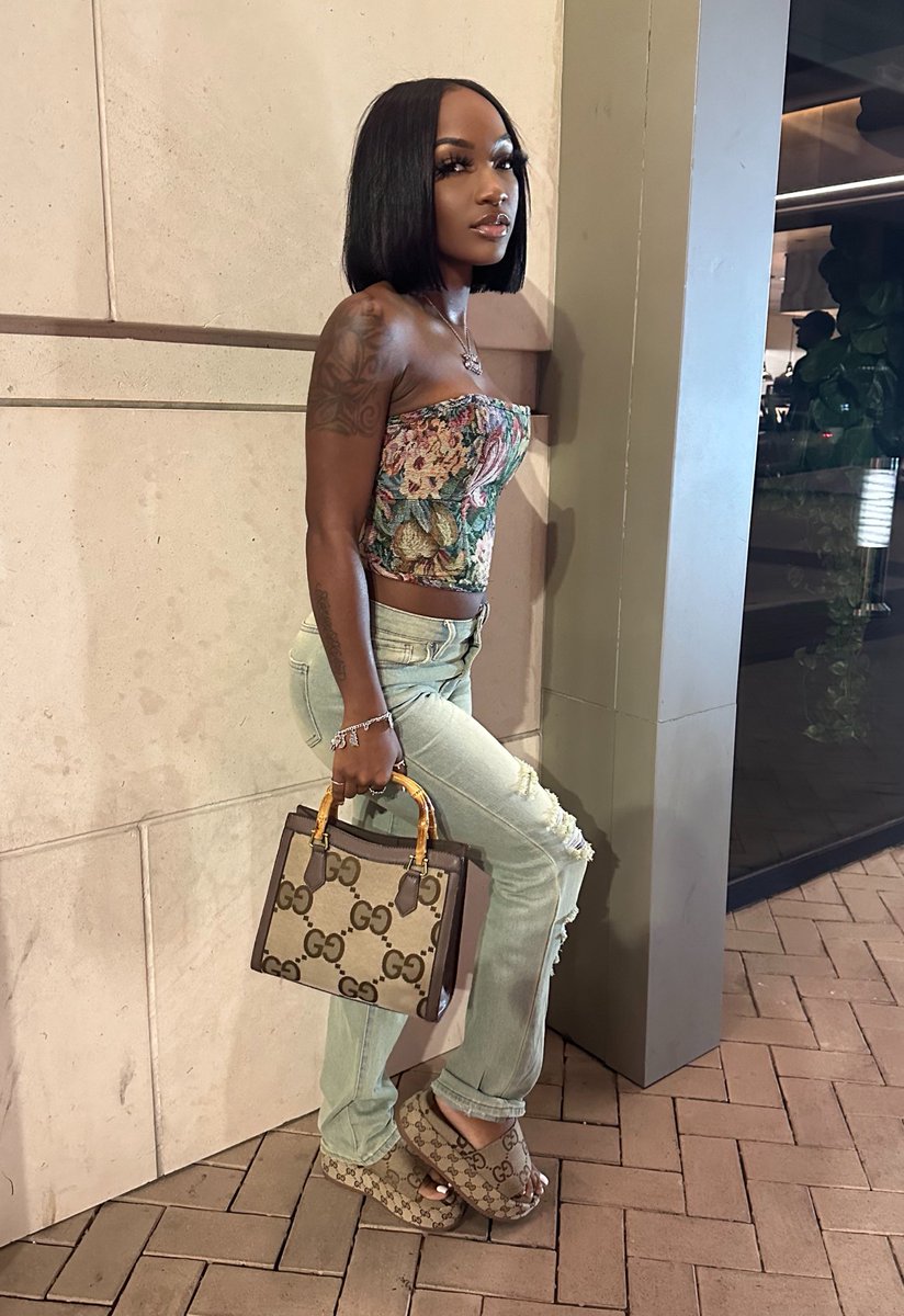 _queenjeweeel's tweet photo. 1of1. not one of them. 🤎 https://t.co/8bWZ0vZWUY