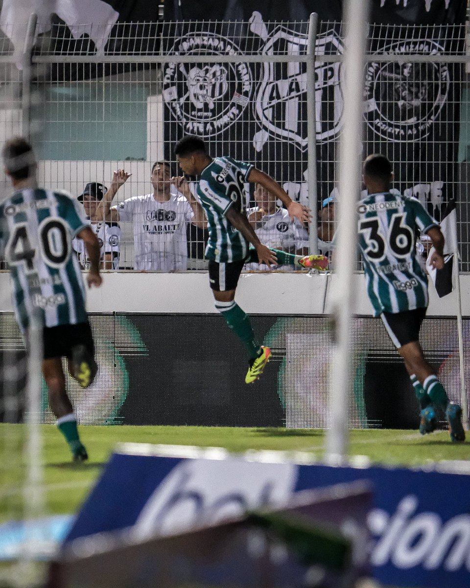 O segundo gol de Lucas Ronier pelo Verdão! 🇳🇬 #VamosCoxa 📸 Gabriel Thá | Coritiba