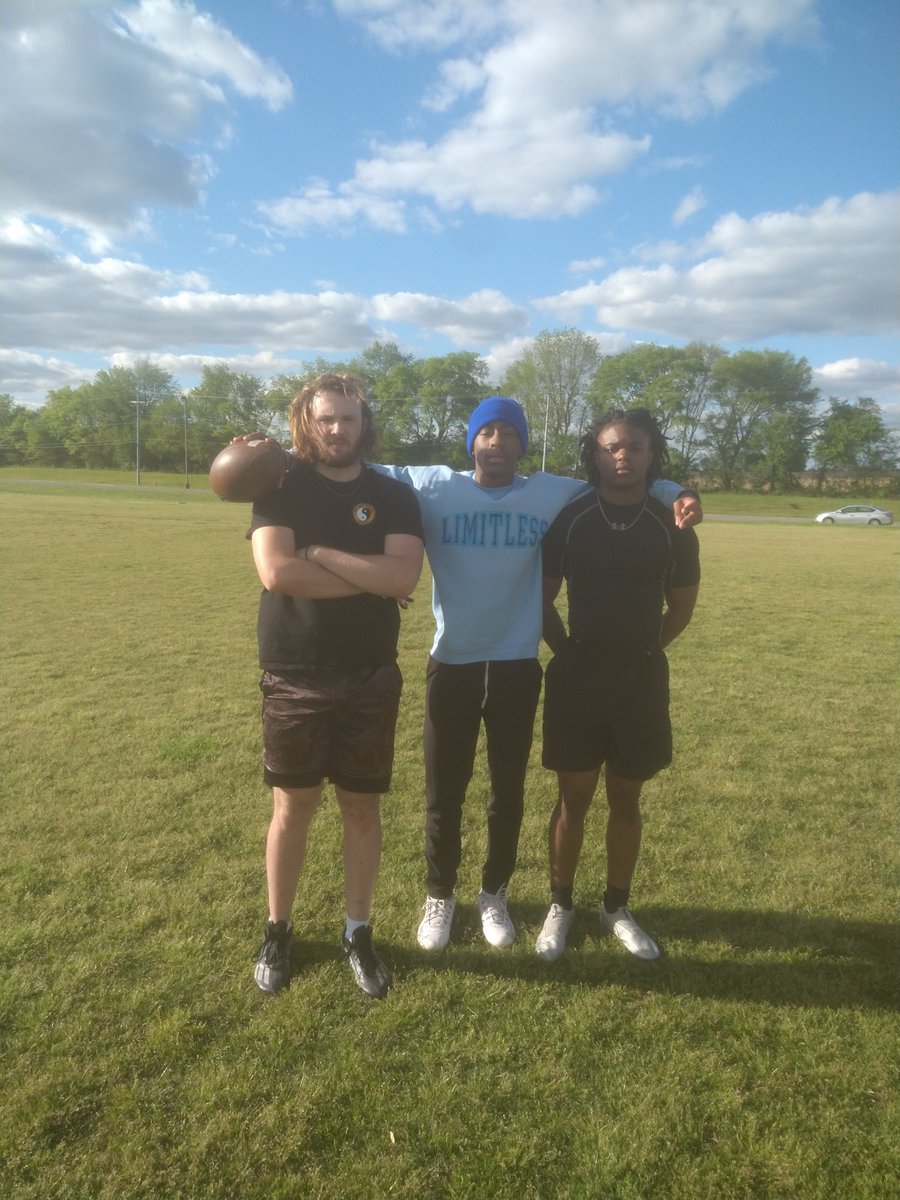 Just getting better with each opportunity! #TeamOTA #OTAClarksville  <a href="/OnTopAthletics/">OnTopAthletics Inc📚🏈⚾️</a> <a href="/CoachSpringtym/">Heath E. Springer</a> <a href="/MISTA_10/">Souff_Range 🏈⚾️🥋📊</a>  <a href="/DSwansontn/">D1 🚀</a> <a href="/Jhilly_8/">Jacob Hill</a>
