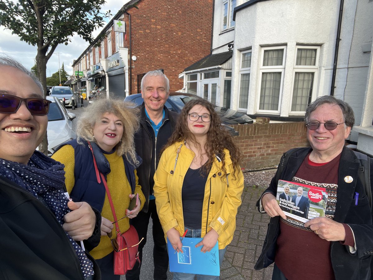 Team Barkingside on the ⁦<a href="/labourdoorstep/">Labour Doorstep</a>⁩ in Redbridge Lane East. Lots of support found for ⁦<a href="/UKLabour/">The Labour Party</a>⁩ ⁦<a href="/SadiqKhan/">Sadiq Khan</a>⁩ and ⁦<a href="/Guy__Williams/">Guy Williams</a>⁩