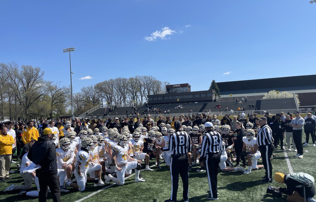 Thank you to all that attended our 2024 Spring Game! See us back on Brown Field September 14th. Go Valpo! 🟤🟡