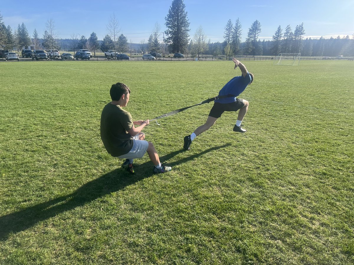 Saturday SPEED🔥🔥 Power in starts, harness and release reps. Great work fellas! #BKcrew❤️💯 <a href="/Kai_Wheeler14/">Kai Wheeler</a> <a href="/pary_john/">John Pary</a> <a href="/WentworthScribn/">Wentworth Scribner</a> <a href="/braedenone7/">Braeden Harvey</a> #TBKathletics