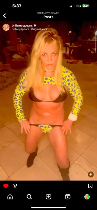 Looks like Britney finally got a good hair extensions installer - her hair looks good https://t.co/U