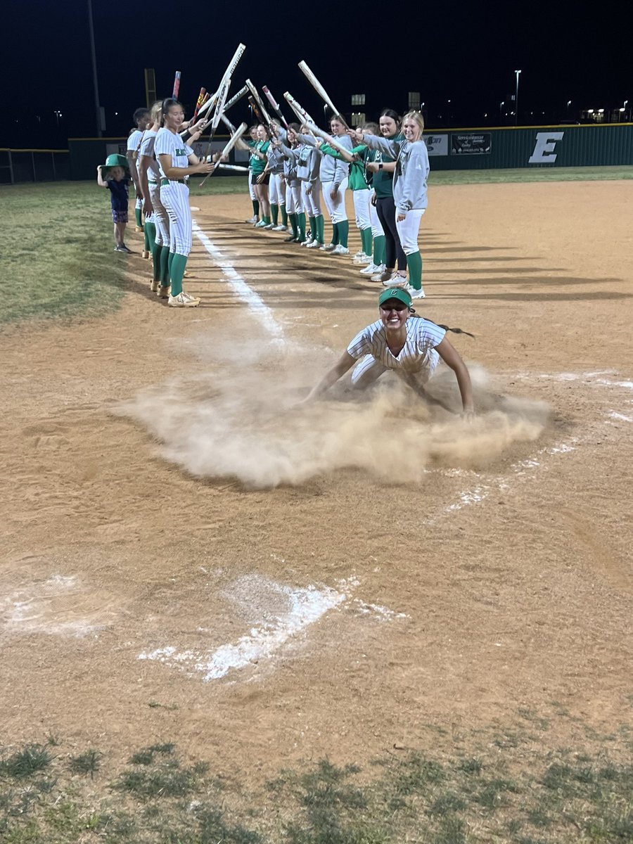 Reed_Saxon1's tweet photo. Fun weekend! Celebrated my sister’s senior night Friday, got to see my older sister play Saturday and got 1 day of our tournament in. The rain won bracket Sunday. Back at it in 2 weeks in NC. @DynamicBaseball https://t.co/r2S3V8pWMP