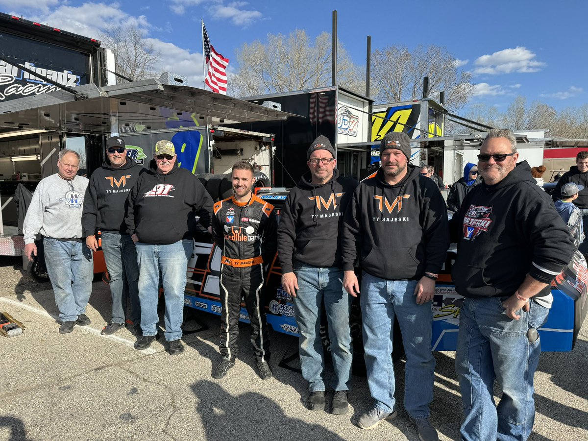 TobyRaceProds's tweet image. Got ‘er done today at the ASA @MidwestTour opener at @SlingerSpeedway today with @TyMajeski and team. 🏁🏆 #TOBYCar