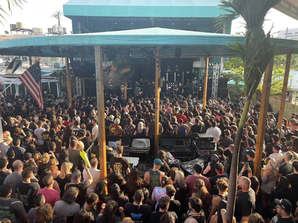 jbean2921's tweet photo. @WeAreNerv packed house @RevolutionLive https://t.co/nkXwEyQGfL