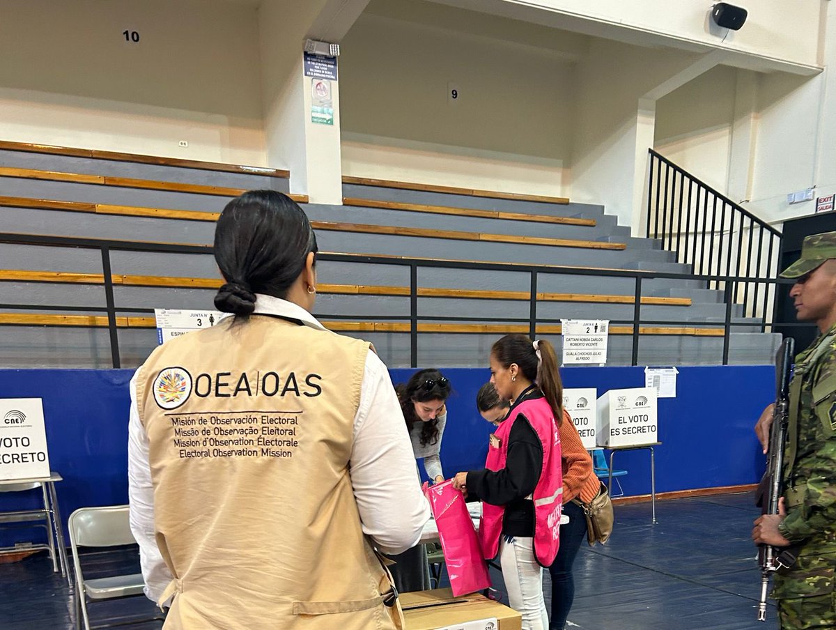 La Misión Electoral de la #OEAenEcuador observa el cierre de las Juntas Receptoras del Voto y el proceso de cierre y escrutinio del #ReferéndumYConsulta2024 que se realizó hoy en 🇪🇨