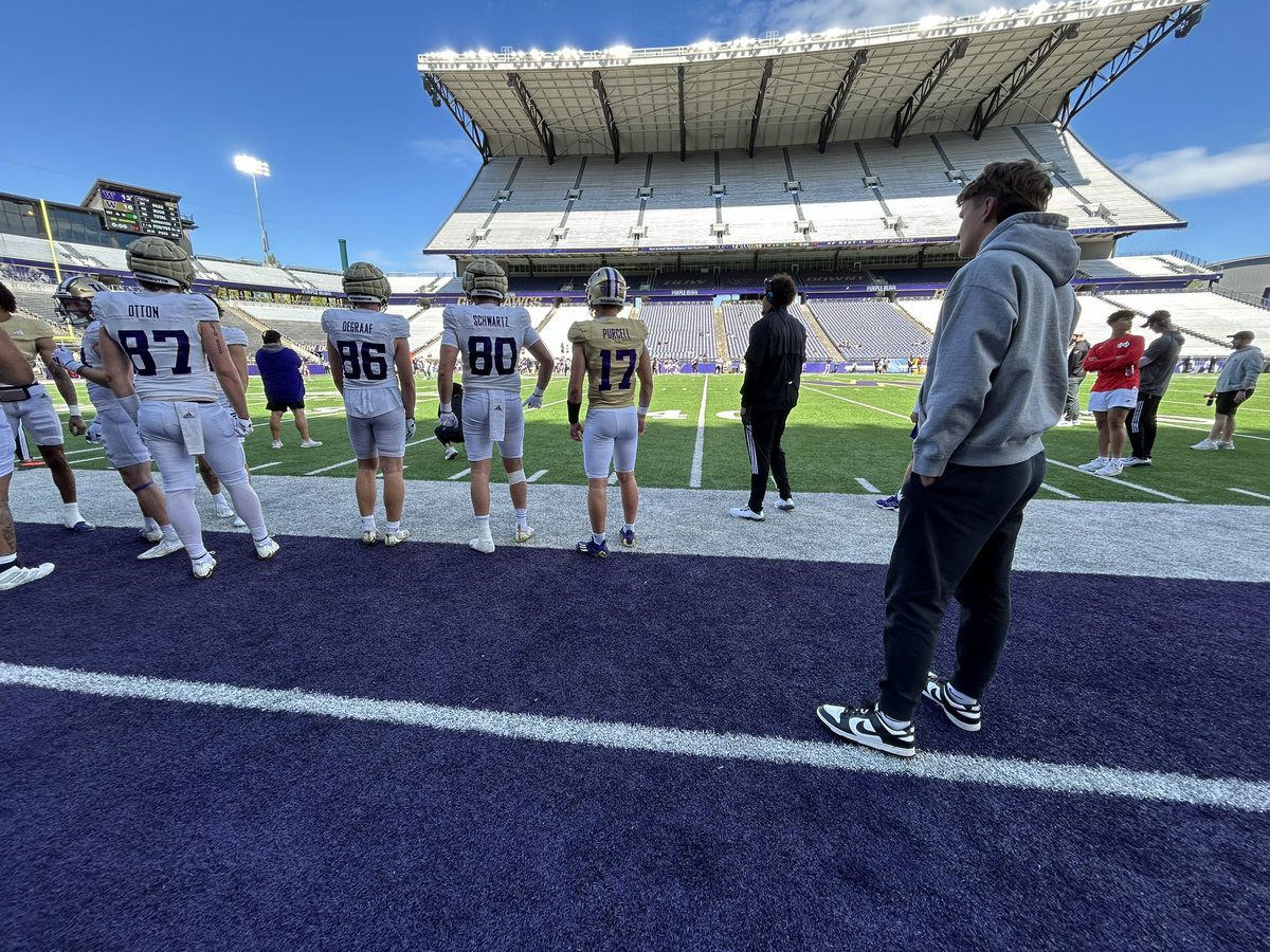 Loved being back at @UW_Football! Exciting to see practice up close! Thank you Coaches for having me out!!!☔️ #PurpleReign @CoachJeddFisch @CoachPaopao @Coach_SmithUW @DLineCoachCRAW @CoachOmura