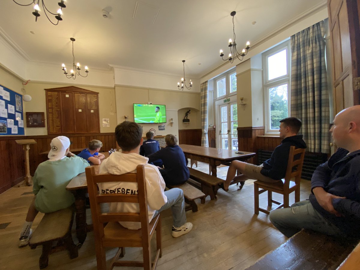 Sunday Tea time FA Cup thriller. @ManUtd versus @coventrycity Kingfishers glued to screens. Poor old Mr Perryman…… a stressed ‘red devil’.