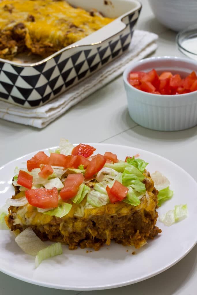 Dinner can be ready in half an hour with this easy recipe! Easy Taco Salad Casserole (Beef & Beans) ⇣ mindyscookingobsession.com/easy-taco-sala… #easymeals #casserole #taco #texmex #cooking #recipes #dinnerparty