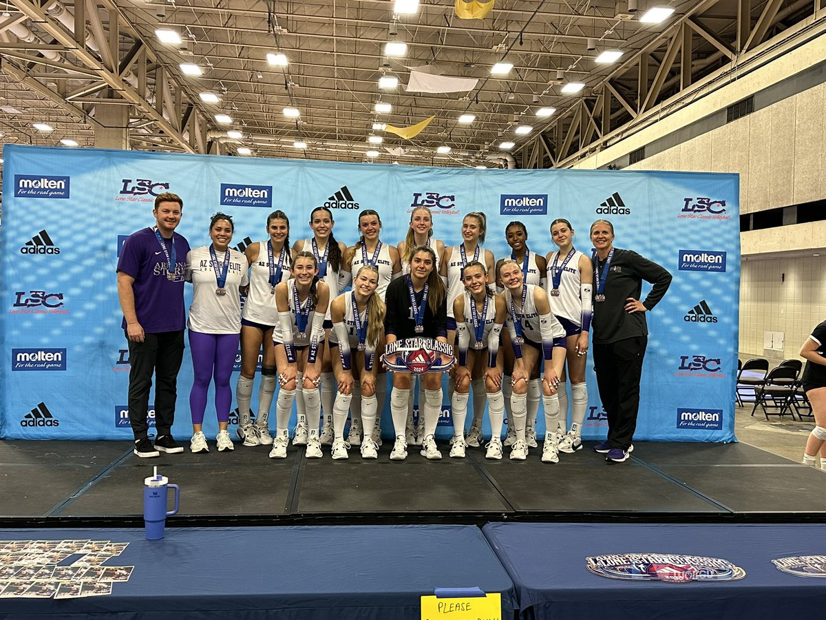 16 Thunder finished 2nd in 16 Open at the Lone Star Classic! Proud of these girls! Tough to lose in the finals but great end to the qualifier season. Now time to focus on regionals and prepping for Nationals⚡️🥈