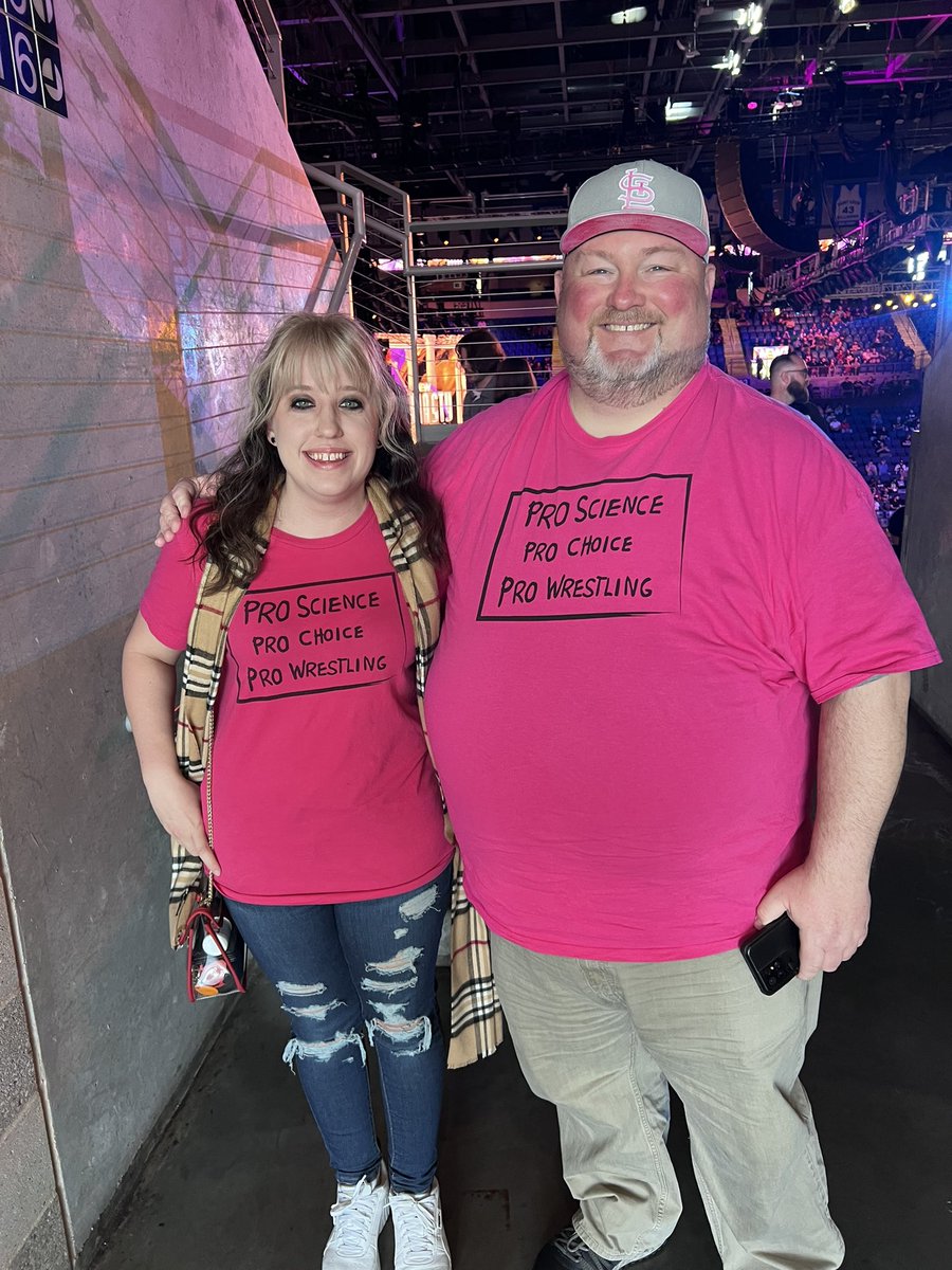codfishbender's tweet photo. @SimonMiller316 at @ChaifetzArena for #AEWDynasty and we found another fan wearing the same shirt as my girlfriend! https://t.co/nxAJG6rhe0