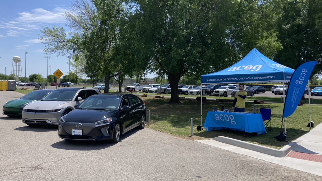 Great day in the @cityofnormanok for the #EarthDay Festival! #DEED2024 #driveelectric @DRIVElectricUSA #CleanCities @ACOGOK