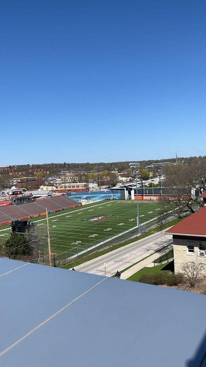 Thank you @piofootball for hosting a phenomenal junior day. I really enjoyed learning about the program and having the opportunity to see Carroll’s amazing campus! @CoachHolleyCU @CoachBuddah @Coachraby_ @MJ_NFLDraft @travisWSN