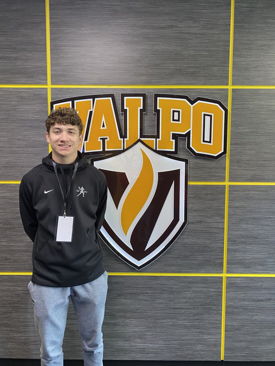 I appreciate @valpoufootball for having me out to there Spring Game today! Thank you coaches for a great day! @Coach_Symmes @coachjarnigan @CoachLFox @VisionQb @SrHighFootball
