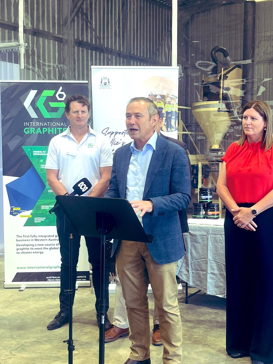 Saturday was a huge day for International Graphite #IG6
 
The Premier announced a $6.5 million grant for IG6 to advance their #graphite plant in Collie! Check their announcement!

Below 👇 
Premier of Western Australia (speaking) and Andrew Worland - CEO and MD of @IntGraphite