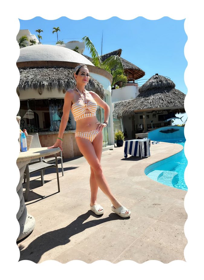 Postcard from Mexico! 🇲🇽 Feeling so beautiful and confident while on vacation. 🧡☀️ A special thank you to my personal trainer for pushing me for almost two years and transforming my body! #puertovallarta #vacation #mexico #fitnessjourney #proudmoment