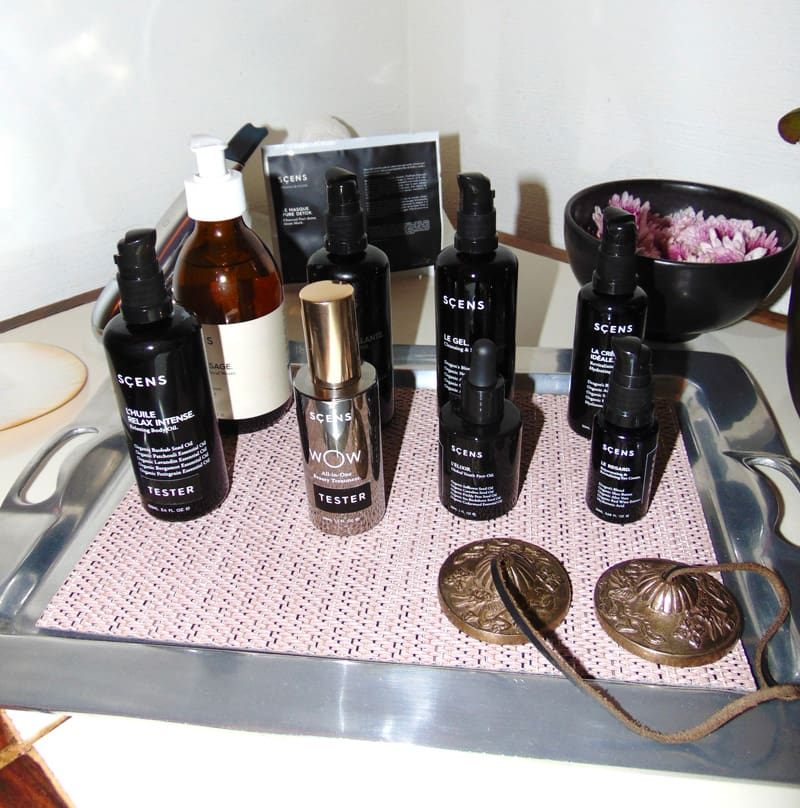 FoodandTravelMX's tweet photo. Descubre la magia de #SCENS, la cosmética orgánica y vegana que fusiona lo mejor de la naturaleza con la ciencia. ¡Una crema rica en vitamina C para una piel radiante!
➡️https://t.co/oJec3ScU4P https://t.co/DvNJnFFuJL