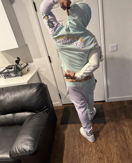 Think I'ma clit cuz these niqqas rubbing me the wrong way. https://t.co/2hfXLCEDOE