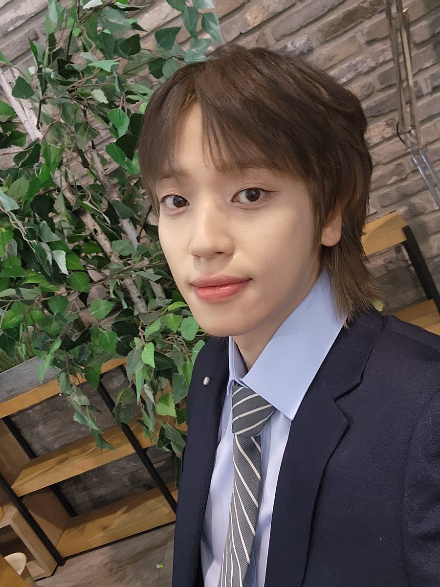 [#녤모닝👋]

녤모닝~~
벌써 월요일이야🥲
출근하기 싫다~~그치?!
나는 주 6회 출근이라구..
우리 이번 주도 힘내보자..!!!!!
파이팅!!

#니엘 #NIEL