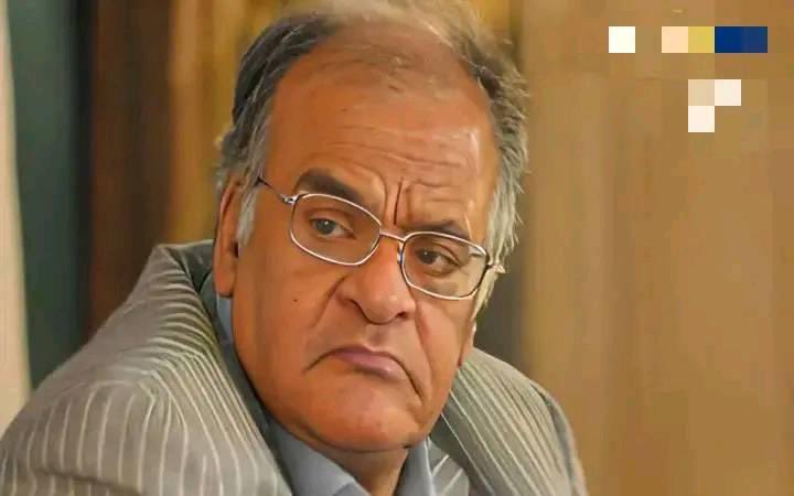 بعد اذن رئيس نادي الزمالك ممدوح عباس ياريت حضرتك تدي تعليماتك لحسين لبيب واعضاء مجلس الاداره ميظهروش على الفضائيات ويتكلموا عن مشاكل الزمالك ولو محتاجين ١٥٠ مليون جنيه سداد مديونيات فحضرتك ادفعهم وخد شيكات على النادي عشان الفريق يقدر يركز في الكونفدرالية ونظره على العاب الصالات.