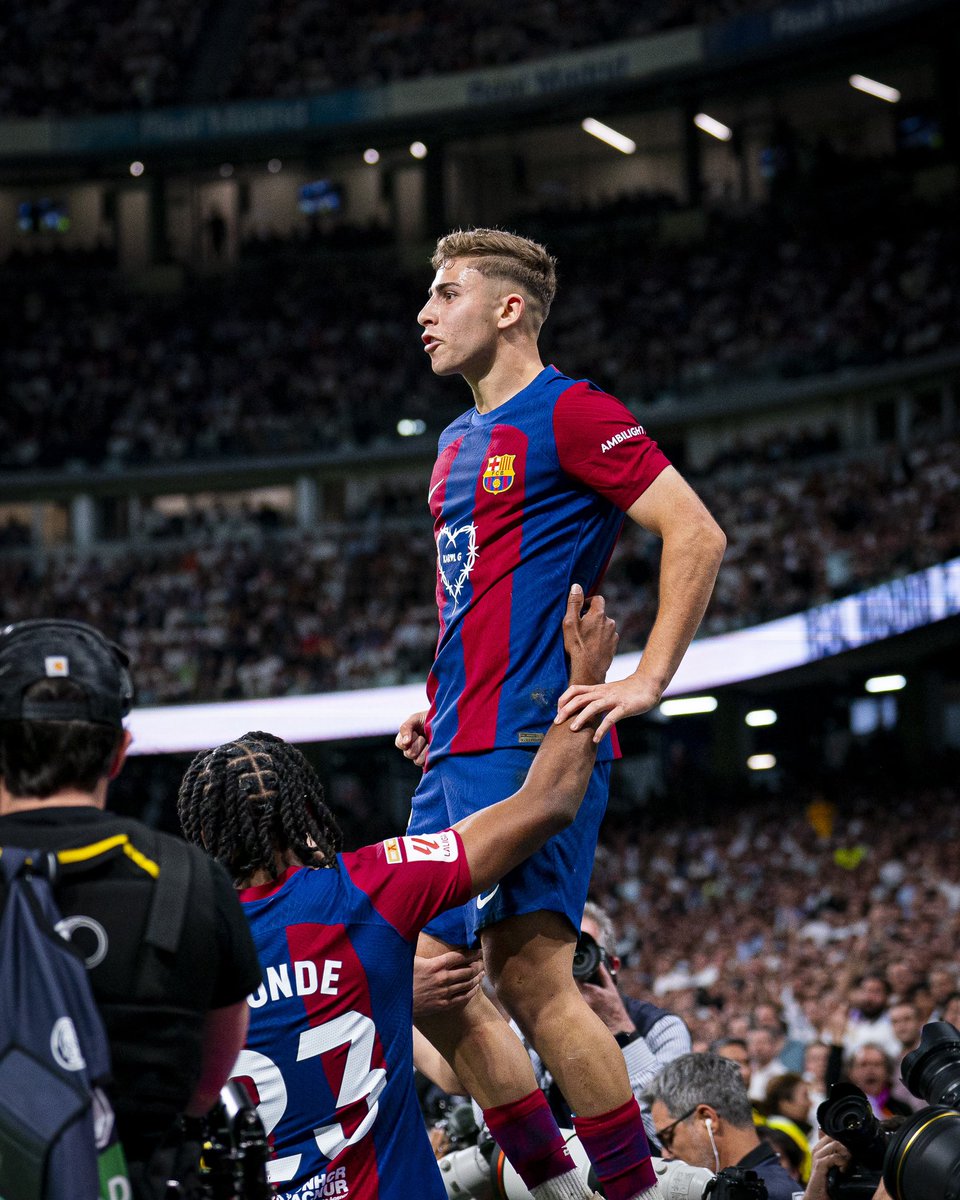 luvsfcb's tweet photo. a mi denme más jugadores como él https://t.co/QB5y2Ff6HD