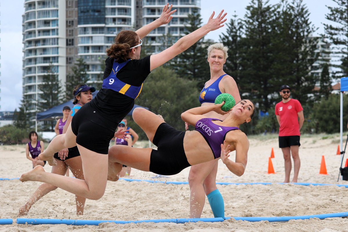 🤸🏐 Launching into another Monday. @AusHandball 2024 Australian Open Beach Handball Championships, Gold Coast. 📸 Handball Australia - Chris Seen Photography