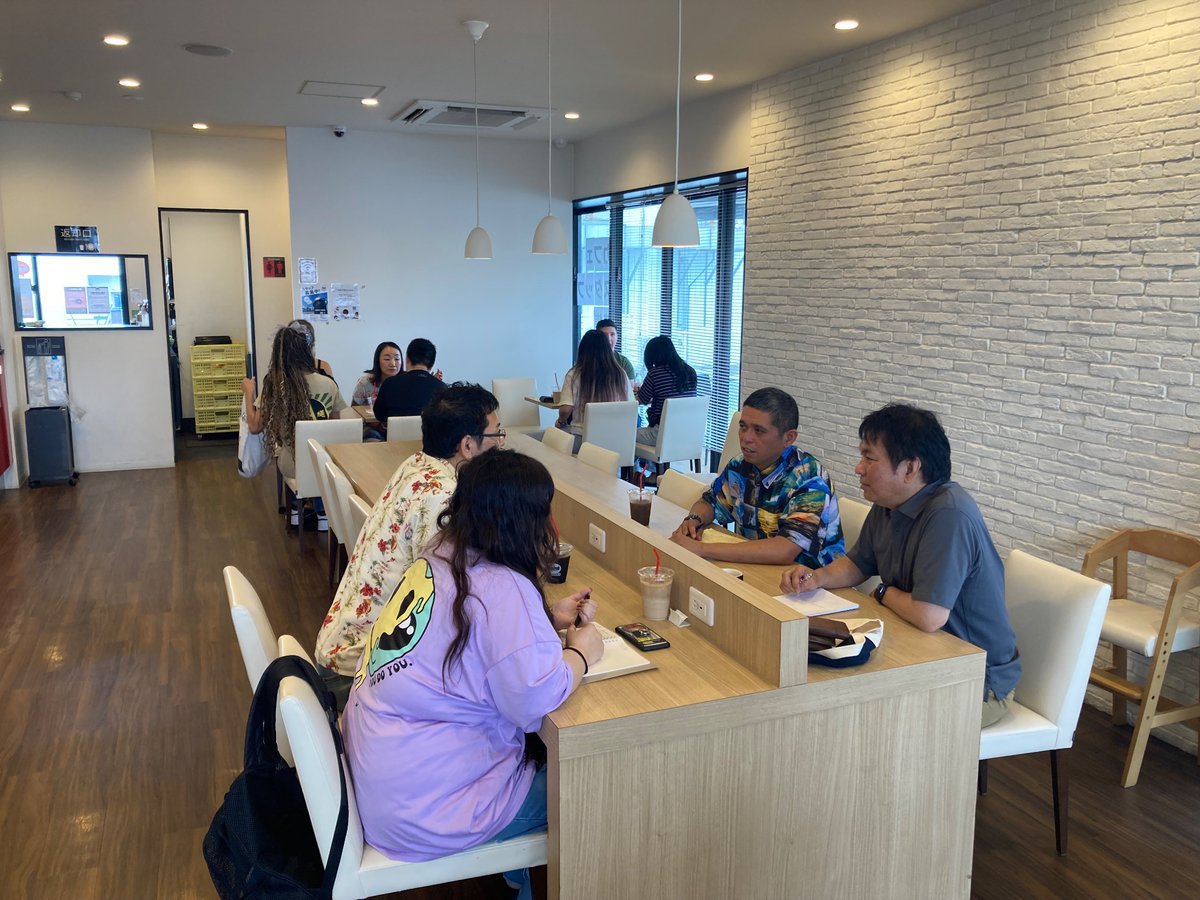 CFAOkinawa's tweet photo. ✨英語 de 朝活 in 読谷✨ 只今絶賛開催中！朝の時間を活用して、英会話を楽しみませんか？申込不要、参加無料。セガフレード沖縄読谷店で毎月第4月曜日7:30から開催しています！😊

#朝活　#英会話　#日米交流　#USNavy  #USConsulateNaha https://t.co/ZabeaRS3Re