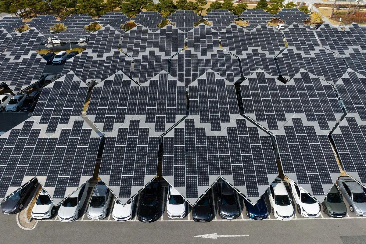 South Korea is looking to quadruple solar power from factory rooftops and parking lots: buff.ly/3UG8BZP Shouldn't every roof and parking lot get a solar upgrade? We have the solutions. #ActOnClimate #climate #renewables