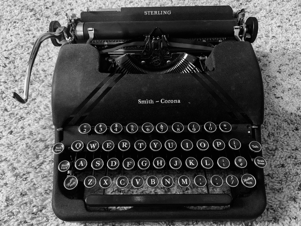 Tmiddl10's tweet photo. I’m not sure if this has already been said and I can only speak for my 1940s Smith-Corona, but my 1 key is also missing. That’s because the lowercase L was used as a 1. So, I’m not so sure how sound the “Blank Space” theory for the #FortnightMusicVideo is. https://t.co/0jFbdG8wxY