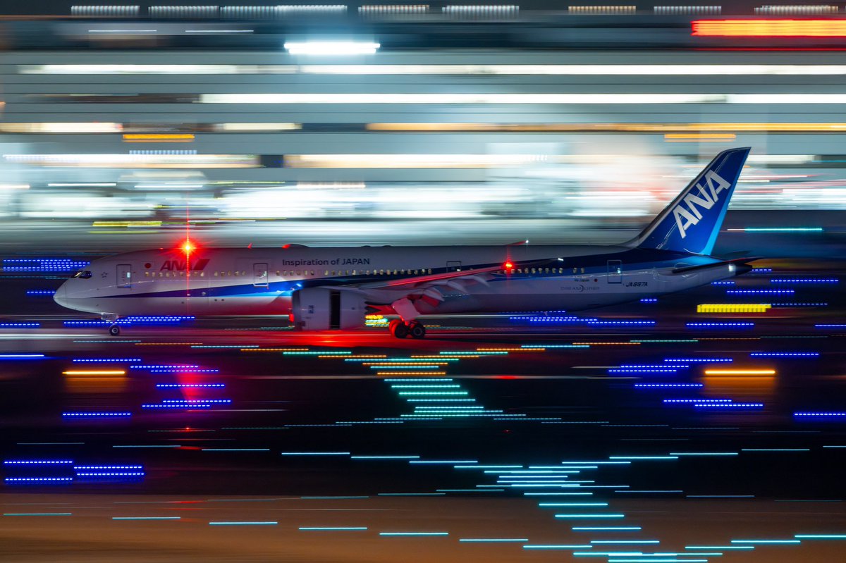 全日空
Boeing787-9
JA897A

#羽田空港 
#hanedaairport 
#全日空 
#ana 
#allnipponairways 
#スターアライアンス 
#staralliance 
#ボーイング 
#boeing 
#boeing787 
#ランディング 
#landing 
#流し撮り 
#panningphotography 
#ニコン 
#nikon 
#z8