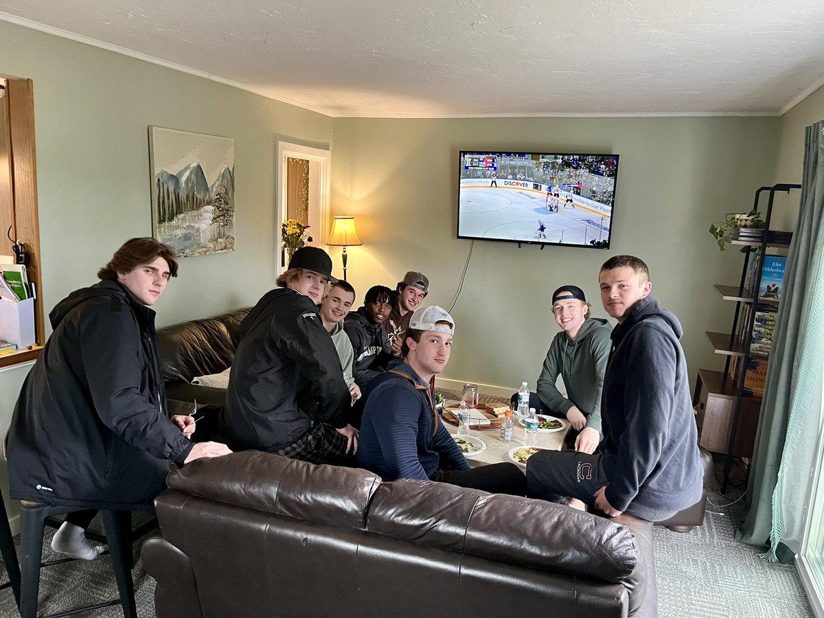 Annual senior dinner! Awesome time having these great guys over for some food, playoff hockey, and a lot of laughs! #ThanksSeniors #HuskyNation #Classof2024