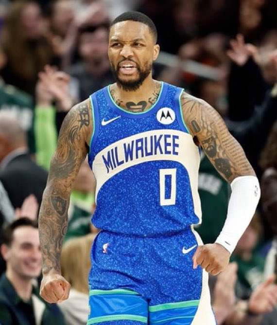 TheHoopCentral's tweet image. Damian Lillard in the 1st quarter:

19 Points
3 Rebounds
2 Assists 
60% FG
3/5 3PM
4/4 FTM

🔥