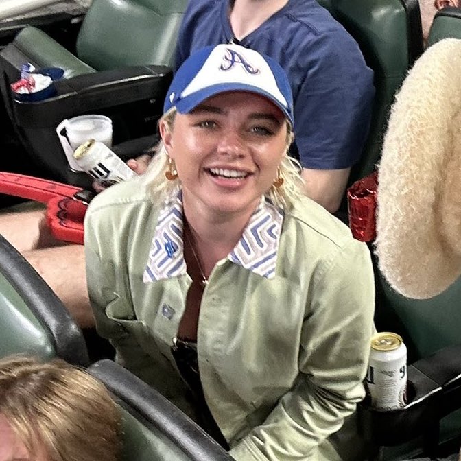 English actress Florence Pugh was spotted at the Braves game yesterday. 👑