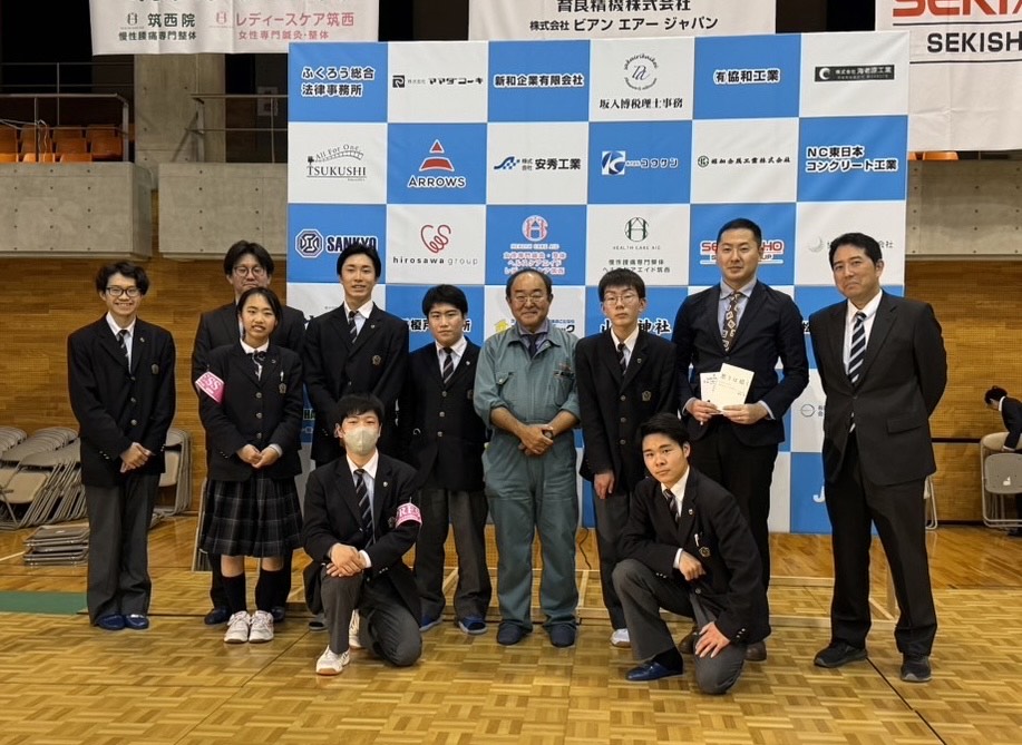 IwaseNihonUniv's tweet photo. 【生徒会・ソーシャルメディア部】
4月21日(日)ザ・ヒロサワ・シティ体育館で開催された植松努氏講演会「夢は強く逞しく〜思うは招く〜」に参加しました。
夢を語ることの大切さを学び、植松さんから直接アドバイスをいただくこともできました。
植松さん、下館青年会議所の皆様ありがとうございました https://t.co/yQutxnViw8