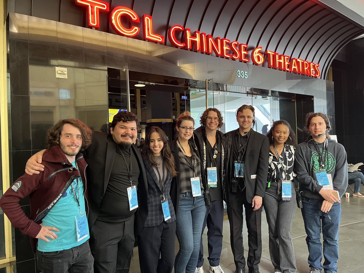 A huge shoutout to the young staff at @ChineseTheatres multiplex who worked very long hours at #tcmff keeping lines orderly, answering questions, helping folks and even led @TCM cheers. And they always smiled. I spent the bulk of the fest here and they were great. Thank you.