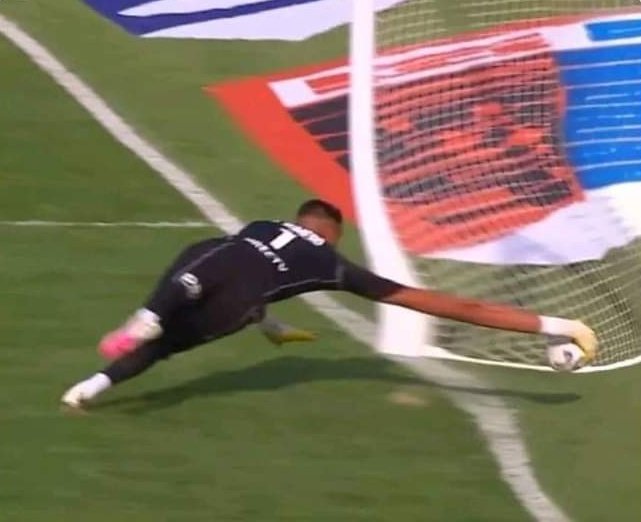 notchampagnpapx's tweet photo. Acá se ve claramente que es gol, otra vez la mafia de Boca robándonos #FueGol https://t.co/XTe6BCIDNb