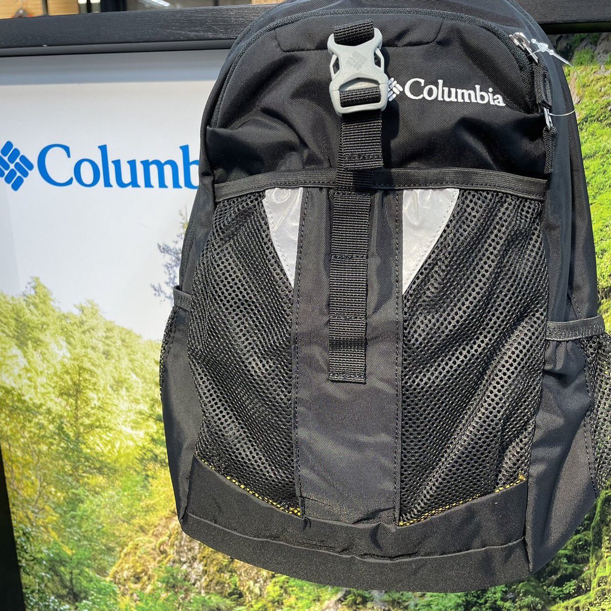 ishiiyokohama's tweet photo. #IshiiSportsYodobashiYokohamaStore Columbia Kids Backpack in stock! Castle Rock Youth 18L Side pocket can hold bottles. 
12L size also available at Ishii Sports #Yodobashi #Yokohama store! #Preparingpreschool #Kindergartenbackpacks #Springitems in stock now!
#ishiisports https://t.co/hixmXMJ4hQ
