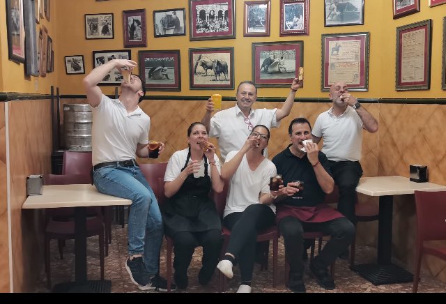 bartaquilla's tweet image. Y van 42!!! Gracias por hacer de Bar Taquilla un sitio diferente y de buen ambiente. Gracias por confiar en nuestro trabajo. @carruseltaurino @pacorob44267408 @Navarroantolin @ftorodelidia @Toromedia12 @7TOROS7 @sevillataurina