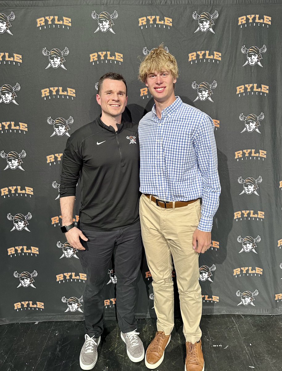 RyleRaiderbball's tweet photo. Congrats to @EvanSmith1313 on winning our 2024 RAC SportsFest “Outstanding Player” for Ryle Boys Basketball. #TRW ❤️🏴‍☠️🏀💪 https://t.co/vt3ILzLmvz