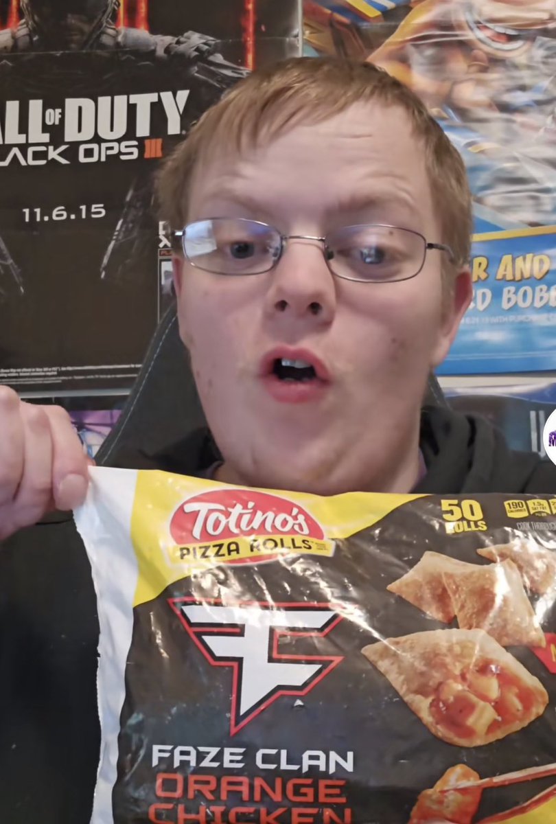 FaZeMeatRiders's tweet photo. . @NotCellium is so hyped after the faze win he’s gonna celebrate with some FaZe Pizza rolls! He just sent me this selfie 10/10 meatriding https://t.co/LLa2q3SoEv