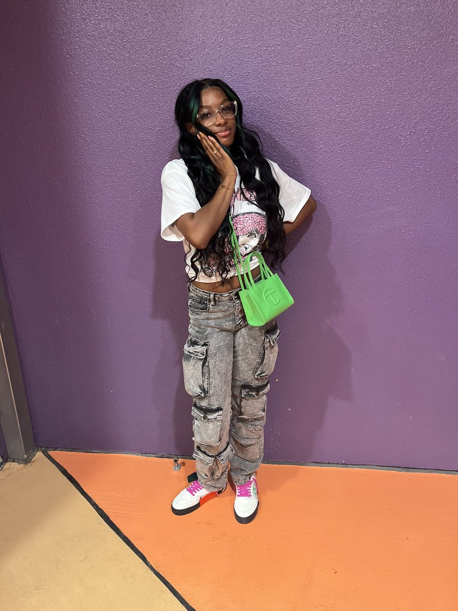 unique_pringle's tweet photo. #GradBash2k24 https://t.co/oWWrfea65m