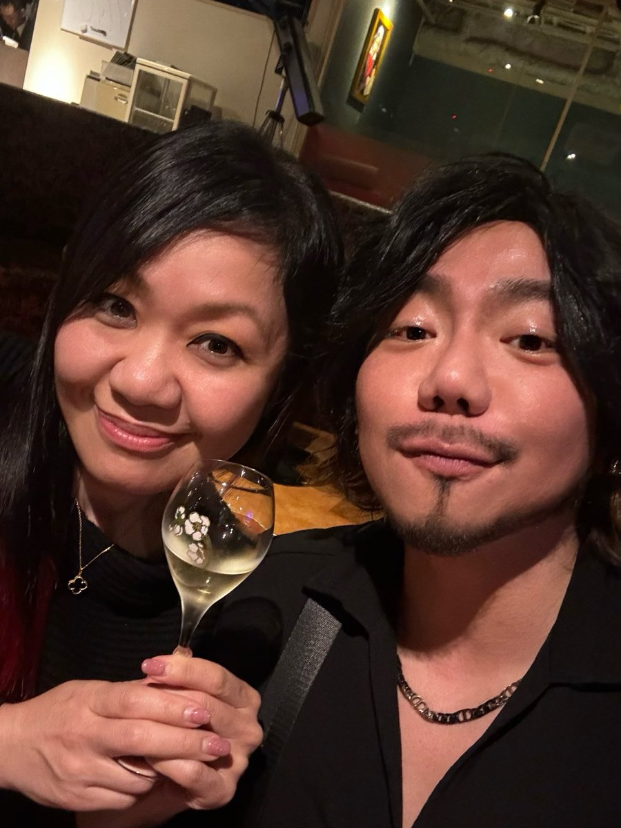takuya_hyon's tweet photo. 札幌でまさかのどんぴしゃ日にち被りしたのでナヲねぇとはしゃぎました♥️

実は学生時代にバンドでマキシマムザホルモンのコピーをしていたわたし..

今となっては
カマ「おいバァさん！静かに！」
ナヲ姉「おぅ？なんだと？ぉ？ぉ？」
的な程仲良くなれたことが
嬉しいのと不思議な感覚なのと..笑

会うとパワー貰えるから
またご飯とか誘っちゃうもんねー💋