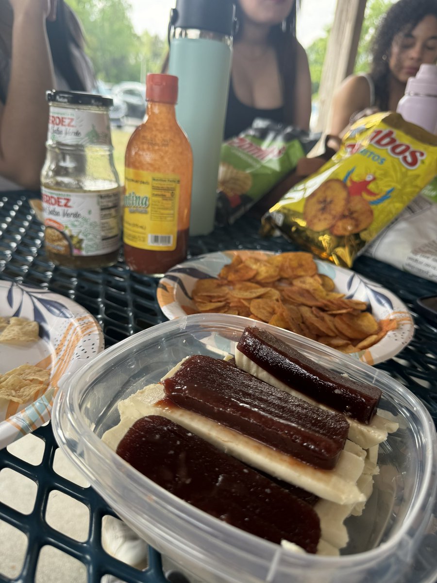 We had such a wonderful afternoon full of home memories and delicious goodies during our Spring potluck. I’m honored to be a Connections Coordinator and have the pleasure to share with people from 🇲🇽🇭🇳🇪🇨 and 🇨🇴 ! <a href="/ParticipateLrng/">Participate Learning</a> <a href="/MicheleMacumber/">𝕄𝕚𝕔𝕙𝕖𝕝𝕝𝕖 𝕄𝕒𝕔𝕦𝕞𝕓𝕖𝕣</a> <a href="/juless_dee/">Juliana Deitch</a> #UnitingOurWorld