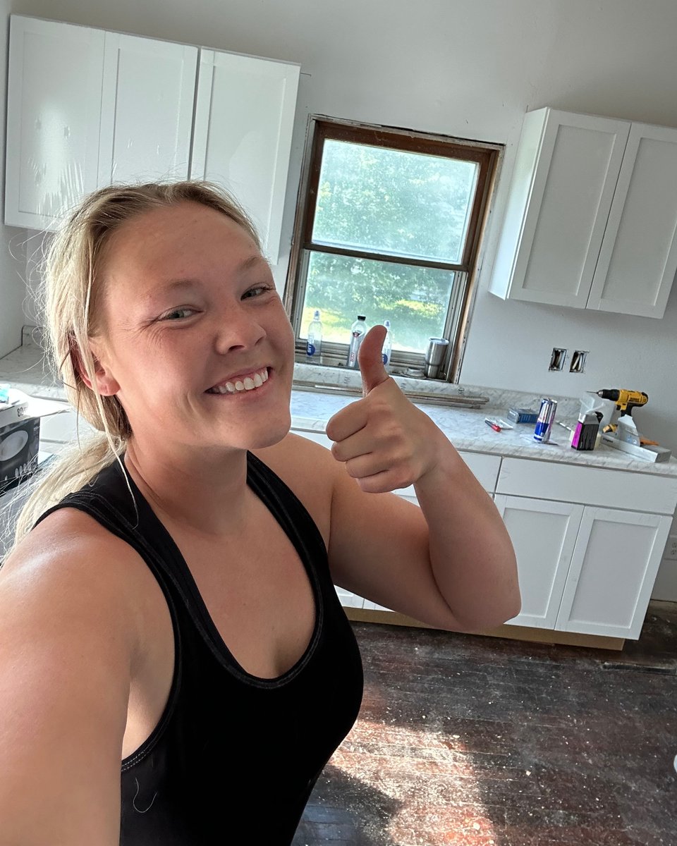 FemaleRancher's tweet photo. From a neglected auction house to a cozy Airbnb retreat! It took sweat and tears, but I transformed it into a welcoming space. 💪 Share your thoughts in the comments below! 🏡✨ #AirbnbSuccess #EntrepreneurLife #SideHustleWin #PassiveIncome #NebraskaProud #MidwestLiving 🛏️🔑 https://t.co/gkzSFckUNu