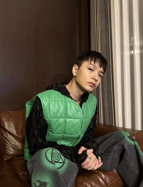 tang__kira's tweet photo. SpoTV melaporkan bahwa kontrak Simon Dominic dengan AOMG telah berakhir

https://t.co/Kv0xBRXKzo https://t.co/9ZfgOt2rQX