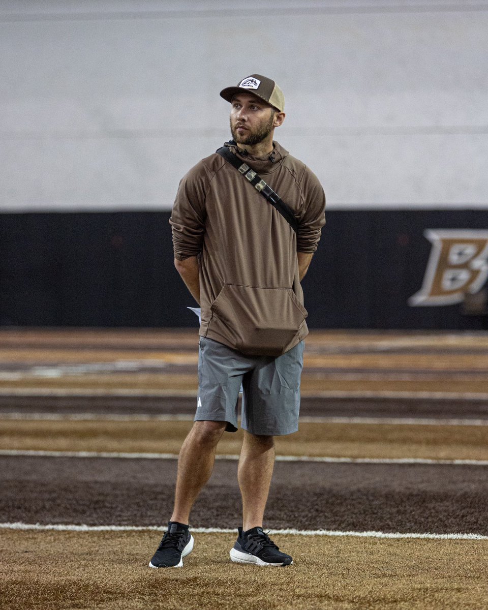 Coker0903's tweet photo. Huge shoutout to @WKUEquipment for two amazing years. Ben and his staff are the best in America. (Stay tuned for some fire uni combos from the Tops)

While change is never easy, I’m excited for my next chapter as the Director of Football Equipment in Kalamazoo with @WMU_Football! https://t.co/EPedrSBtbP