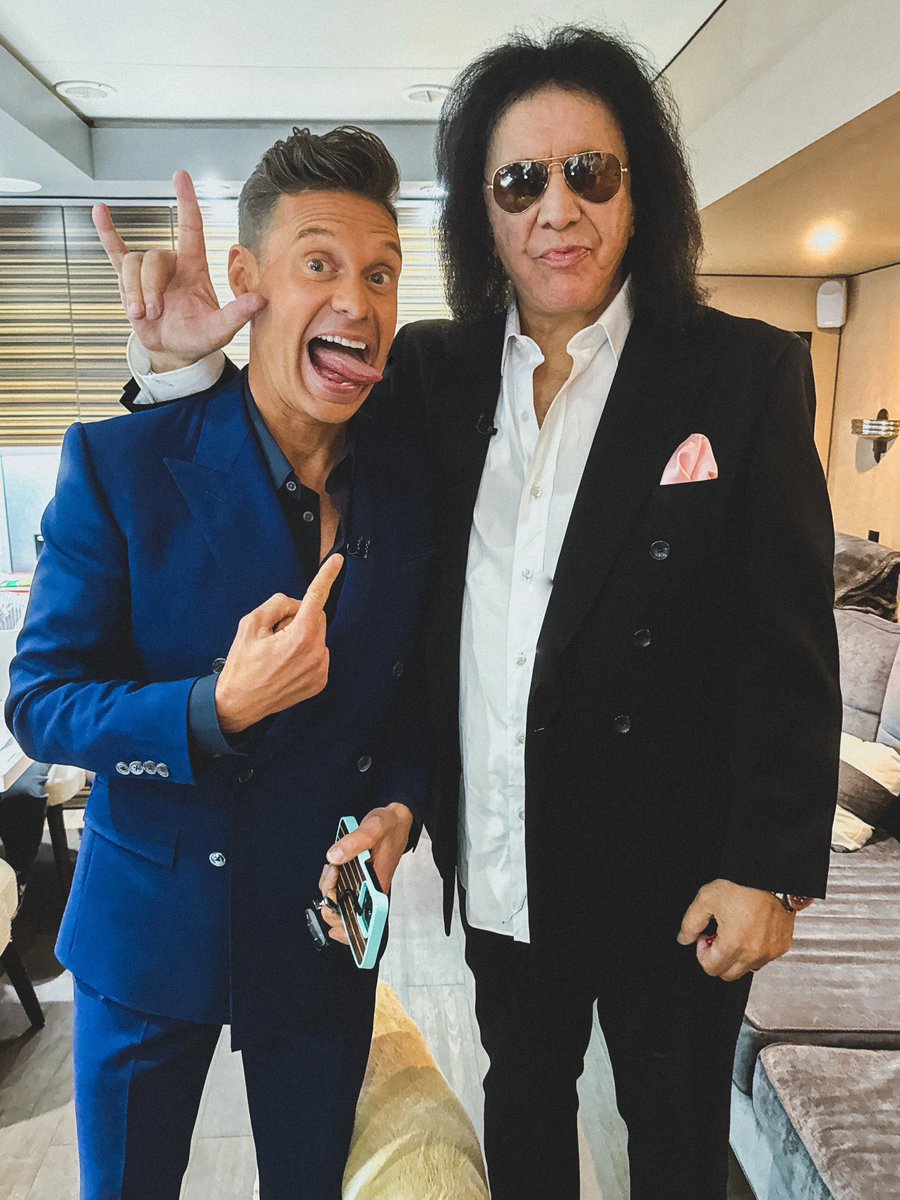 KISS the wait goodbye, #AmericanIdol is back on! And tonight our guest mentor and rock royalty @genesimmons takes the throne. Don’t miss it!