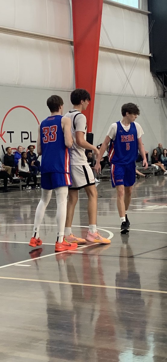Had a great time watching @kamstone20 and @FordFelton14 at @OTRHoops today. Love watching these guys hoop. Ready to get them back to wearing blue and black soon!!