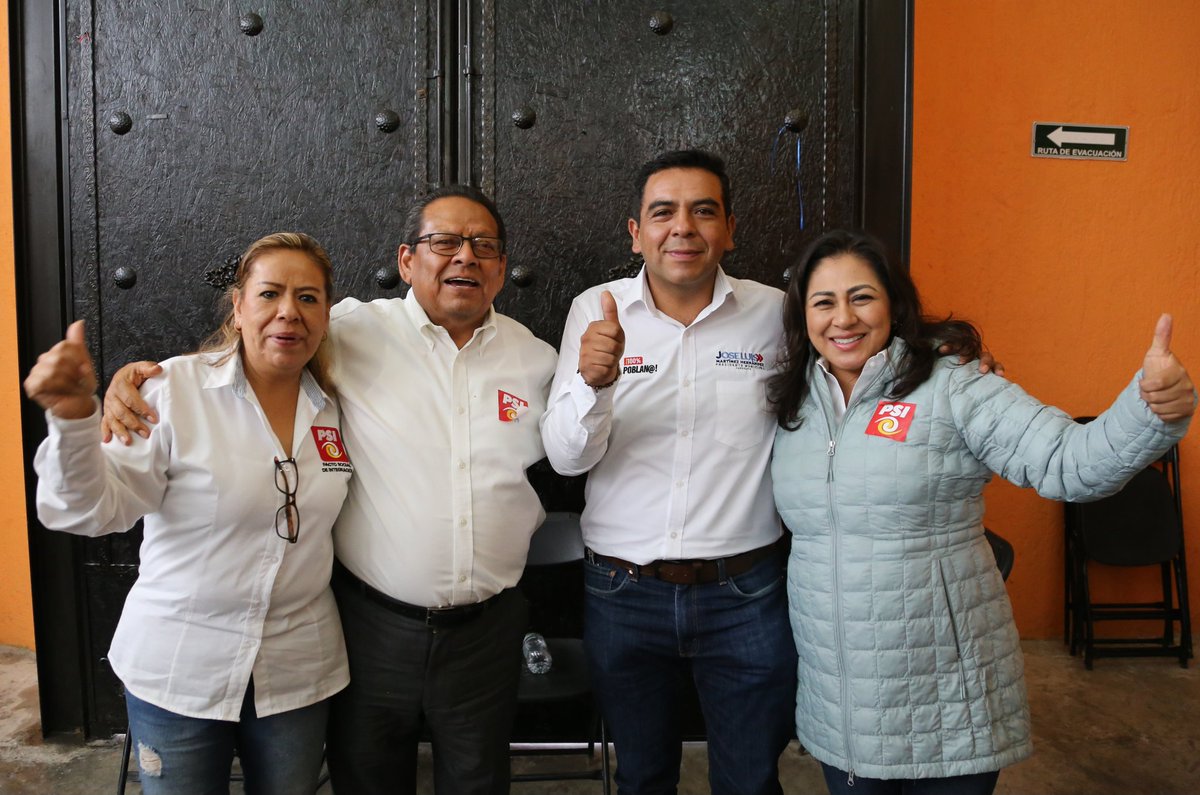 CNavarroCorro's tweet photo. La emoción, alegría y esperanza puesta en un #Zaragoza en progreso, es el sello de la campaña de mi amigo y futuro alcalde, Jose Luis Martínez.

La juventud se impondrá y PSI ganará el próximo 2 de junio. #VOTAPSI🗳️  #100PorCientoPoblano ❤️ https://t.co/lrpF82Vhwt